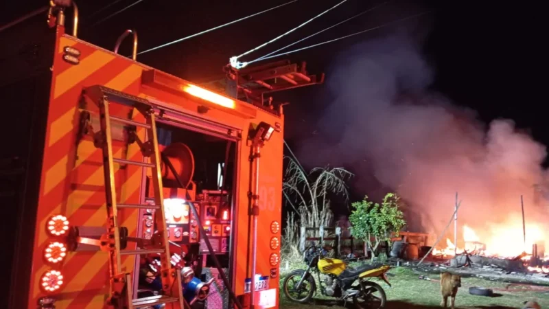 Incêndio com danos materiais no bairro São Franscisco