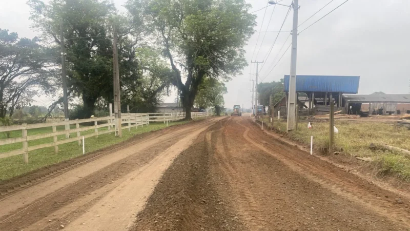 ARA-211 TERÁ BLOQUEIO PARA CAMINHÕES DURANTE OBRAS DE PAVIMENTAÇÃO EM ARARANGUÁ