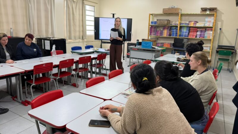 Educação de Meleiro capacita mais de 200 servidores e reforça foco em segurança e saúde mental nas escolas