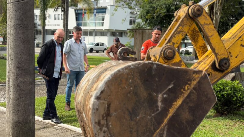 Nova praça, nova vida: revitalização avança e transforma o centro de Meleiro