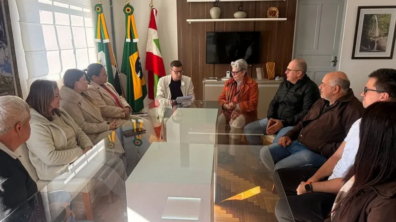 Jacinto Machado anuncia mais de R$ 10 milhões em obras e novos maquinários para áreas urbana e rural