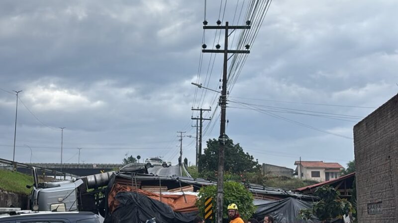 PRF alerta para interdição na BR-101 em Sombrio e mudança no tráfego sentido Norte