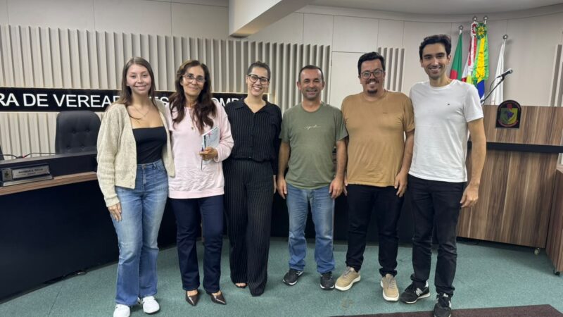 Comissão de Educação da Câmara se reúne com estudantes universitários em Sombrio