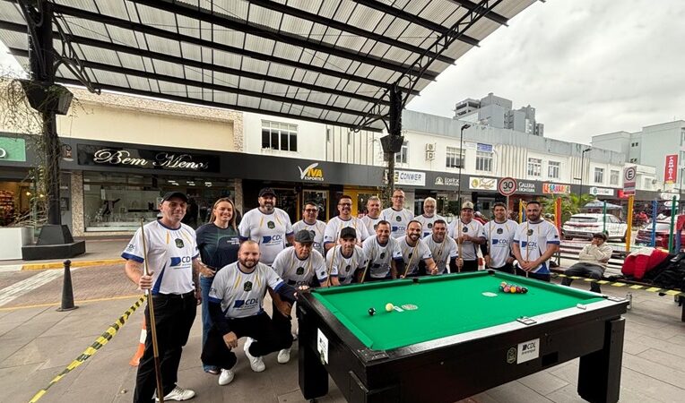 Torneio de sinuca movimenta calçadão e atrai público durante o Sábado Mais em Araranguá