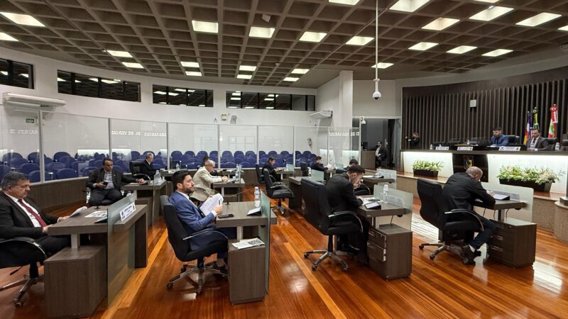 Câmara de Araranguá aprova projetos, debate segurança e destaca avanços na educação