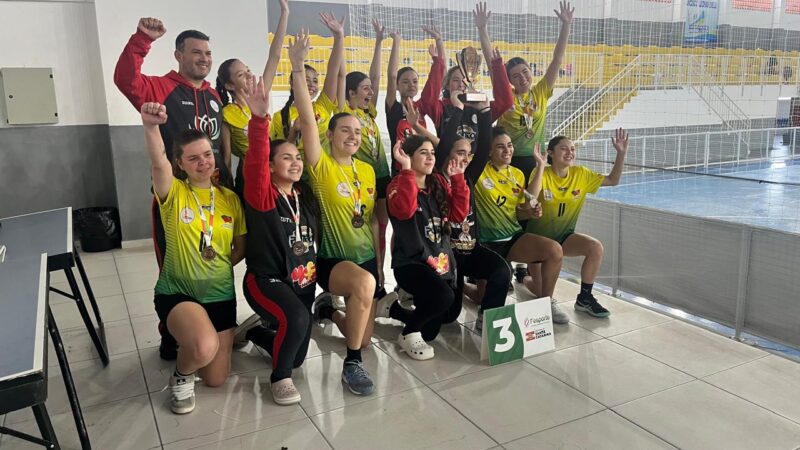 Sombrio conquista terceiro lugar no handebol e garante vaga no Estadual da OLESC
