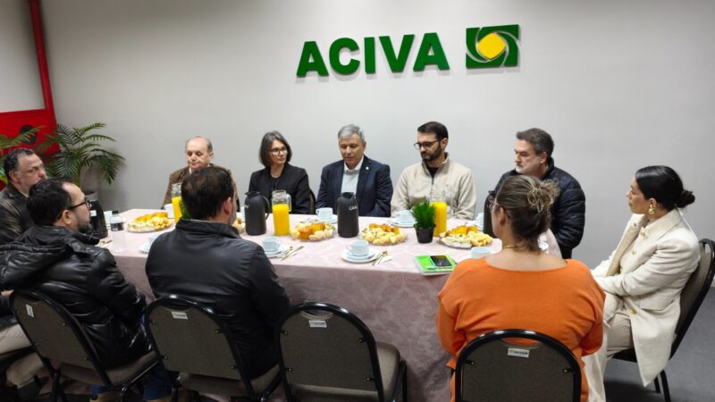 ACIVA recebe reitor da UFSC e discute expansão do campus e investimentos no Extremo Sul