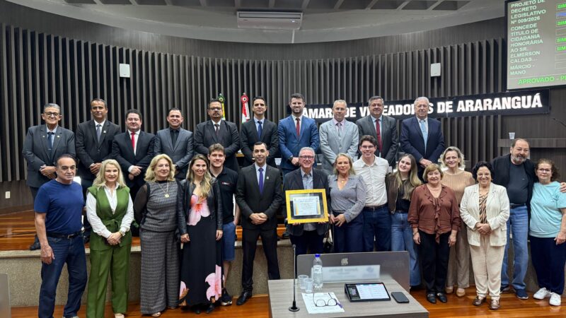 Câmara de Araranguá homenageia médico, aprova projetos e debate mobilidade urbana