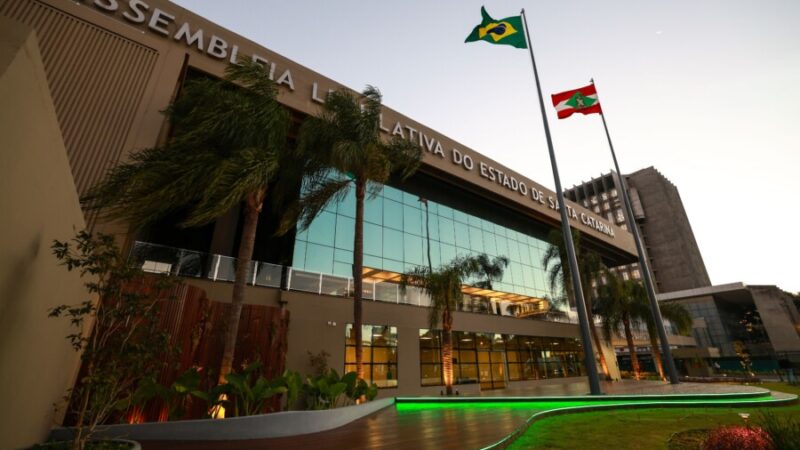Alesc suspende sessões e comissões por causa do calendário eleitoral; atividades retornam em setembro