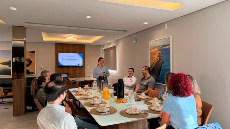 Café com a Presidente aproxima empresários e fortalece diálogo com a CDL de Araranguá