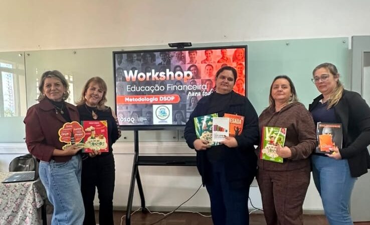 Formação em Araranguá aborda educação financeira nas escolas