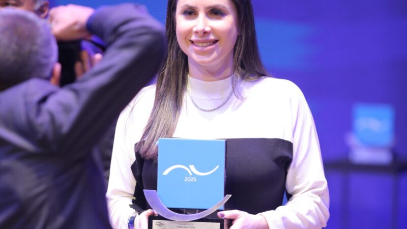 Carol De Toni é eleita uma das 10 melhores deputadas do Brasil por júri técnico