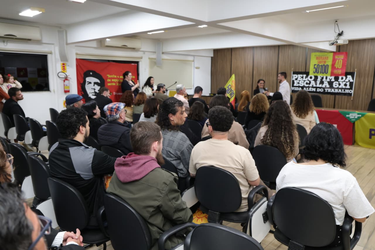 Mariana Sartor oficializa candidatura em Criciúma e destaca combate à escala 6×1 e à violência contra mulheres