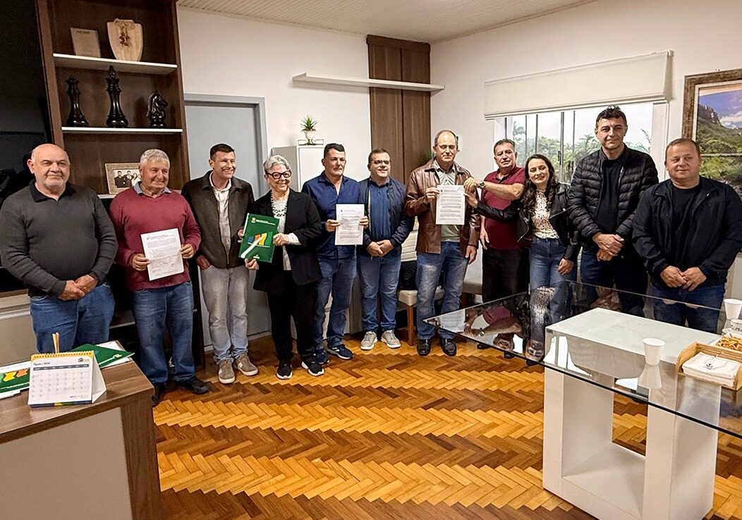 Jacinto Machado anuncia mais de R$ 2,5 milhões em obras de pavimentação e apoio ao setor agrícola