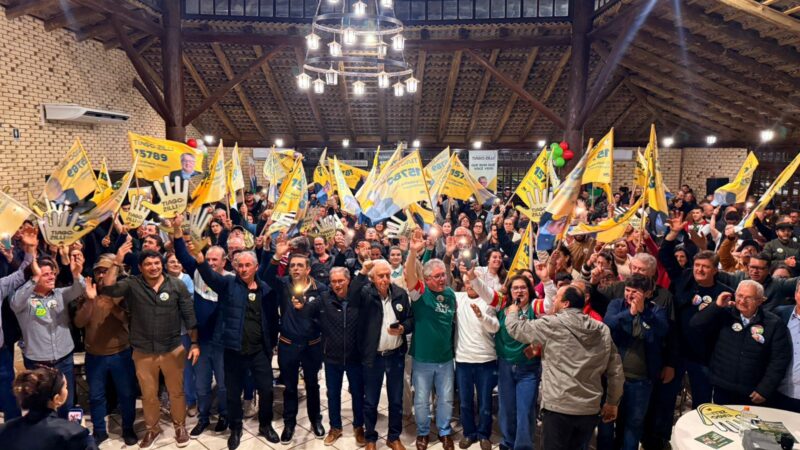 Com salão lotado, Tiago Zilli lança campanha e reúne lideranças em Praia Grande