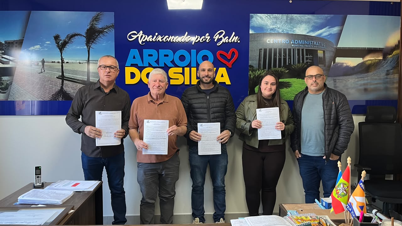 Praia da Caçamba recebe ordens de serviço para pavimentação e construção de deck