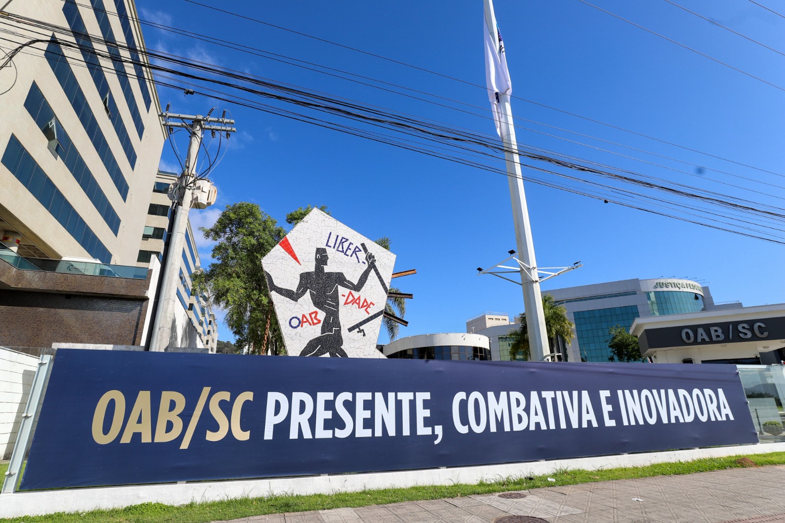 OAB/SC anuncia pressão sobre Senado e STF em meio a crise institucional