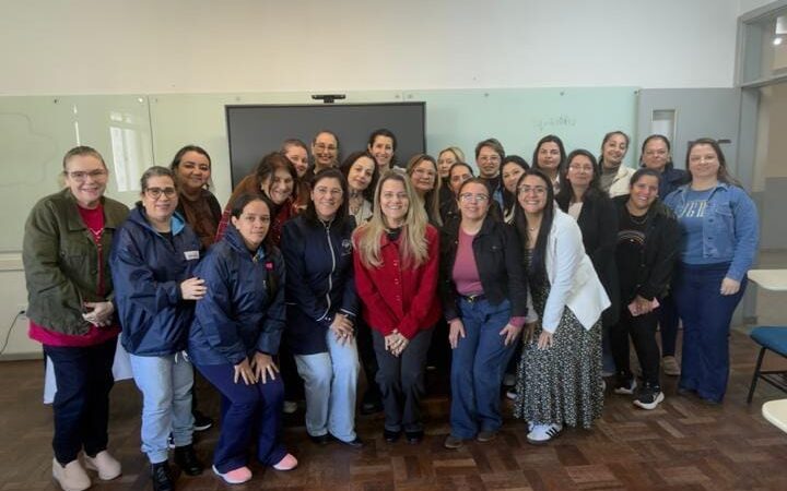 Formação em Araranguá aborda comportamento e estratégias de intervenção na educação