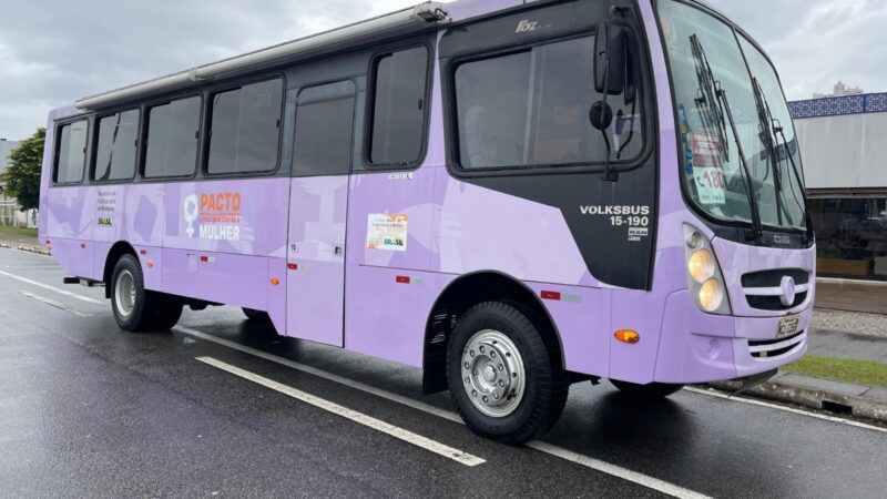 Araranguá promove ação com Ônibus Lilás para conscientizar sobre violência contra a mulher