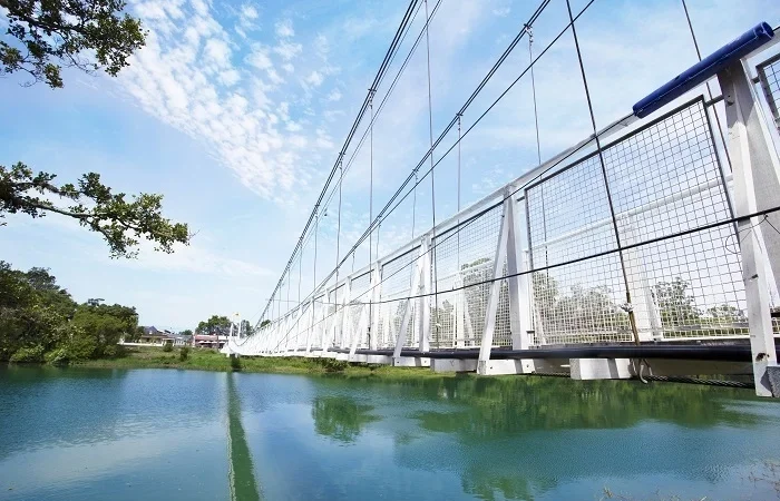 Araranguá alerta para riscos durante instalação elétrica na Ponte Pênsil da Barranca