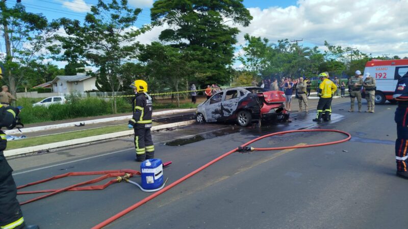 ACIDENTE GRAVE NA SC-285, EM TURVO, DEIXA DOIS MORTOS E CRIANÇA EM ESTADO GRAVE