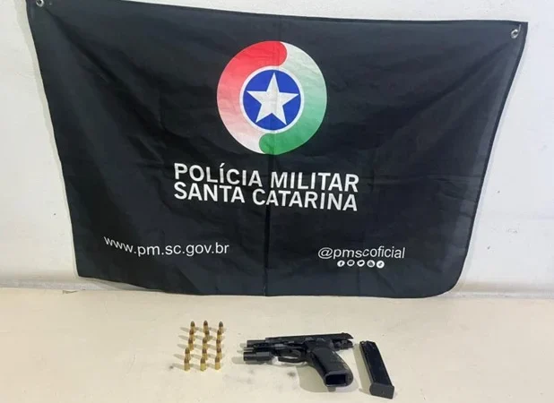 PM prende homem após perseguição e apreende pistola 9 mm em São João do Sul