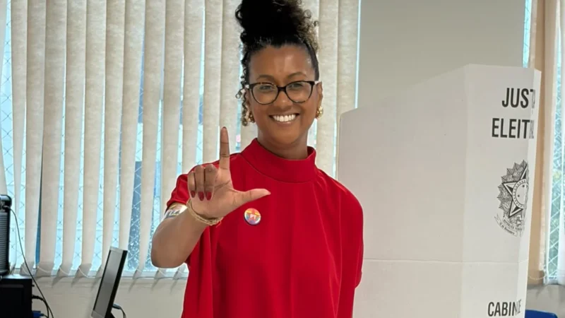 Bia Vargas vota em Florianópolis