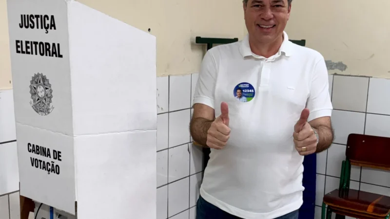 Rodrigo Minotto vota em Criciúma durante as Eleições 2026