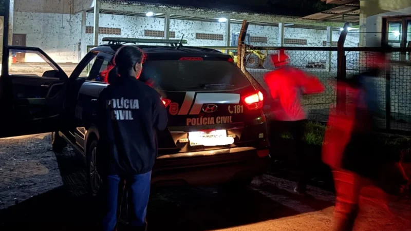 Polícia Civil cumpre prisão e buscas em investigação de estupro de vulnerável em Araranguá