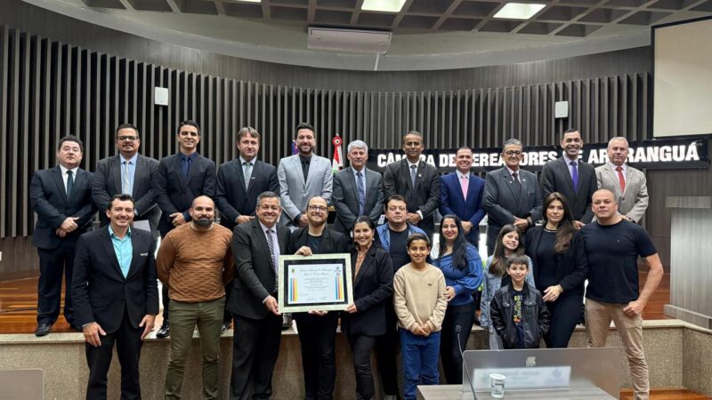 Lucas Fernandes recebe título de cidadão honorário de Araranguá