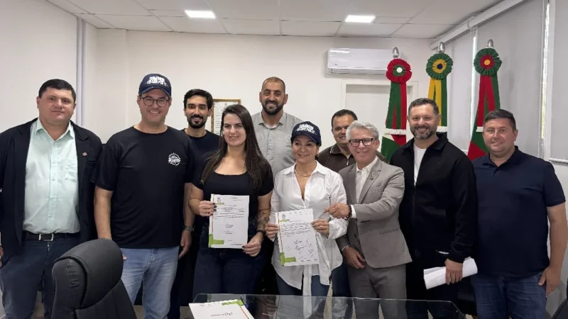 Sombrio assina ordem de serviço de R$ 220 mil para pavimentar a Rua Alberto Santos