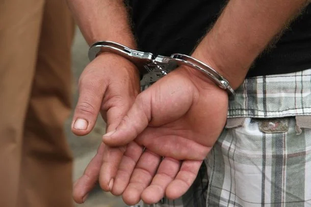 PM prende homem de 48 anos com mandado por furto em Balneário Arroio do Silva